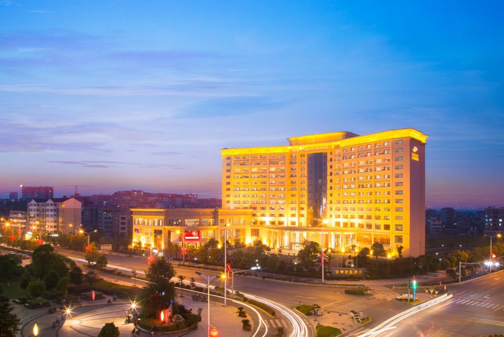 The Grand Plaza Hotel Ji'an (Jiangxi) Exterior foto